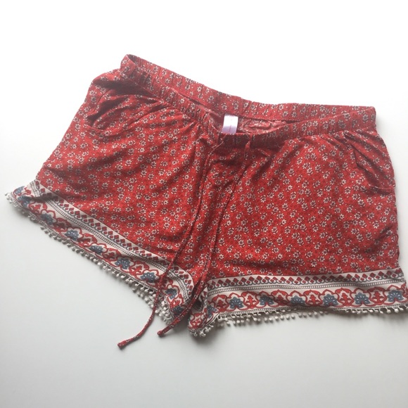 No Boundaries Pants - No Boundaries Red w/ Beige Floral Pattern. Size L
